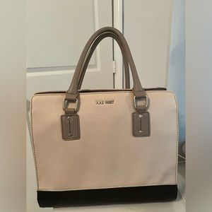 Nine West black and beige purse with crossbody strap used good condition